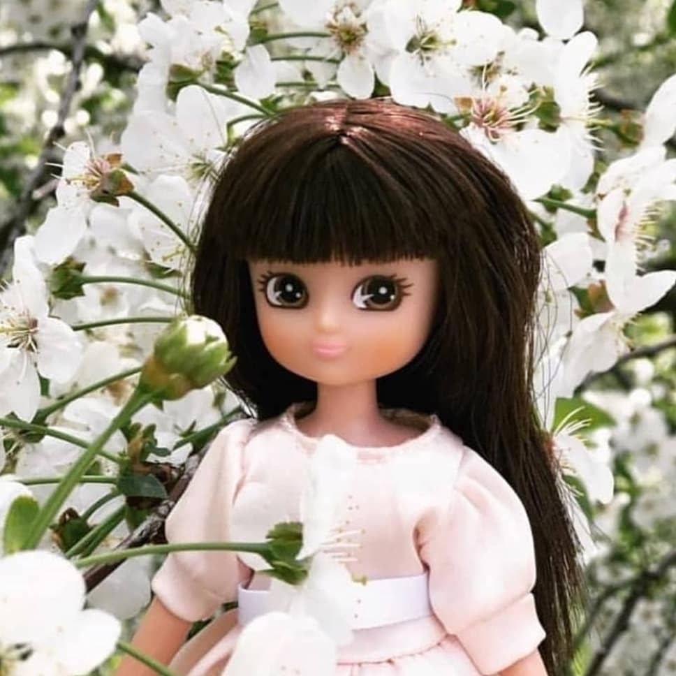 Royal Flower Girl Lottie Doll